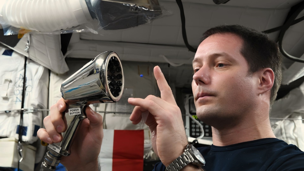 Comat contribution to the T&eacute;l&eacute;maque acoustic tweezer and Blob experiment aboard the ISS during Alpha mission